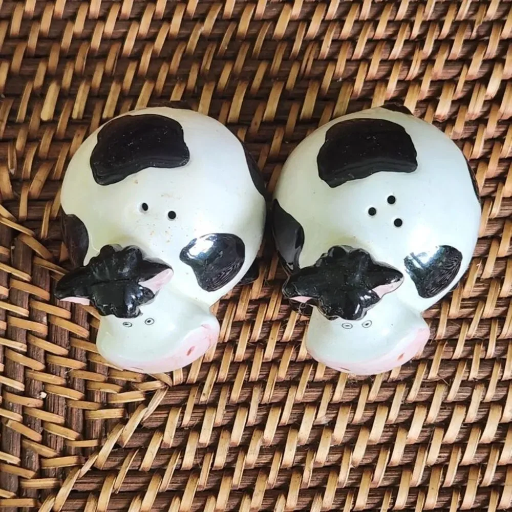 Cows Salt & Pepper, Ceramic Black White Jersey Cattle Vintage Moooo ADORBS!